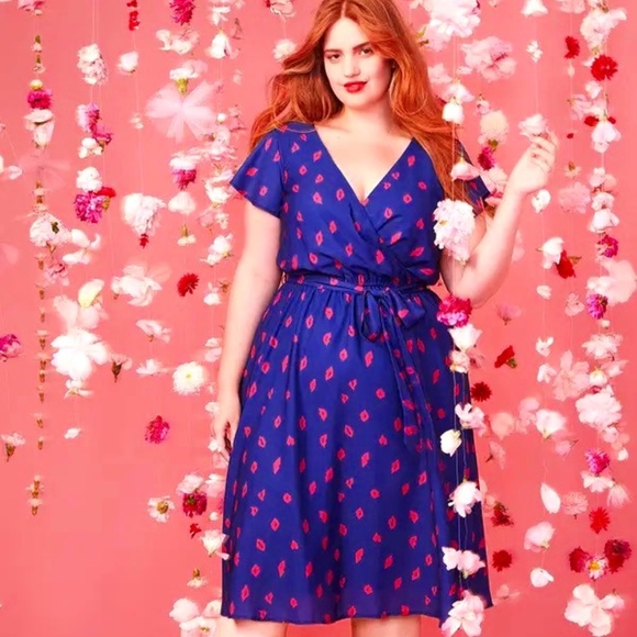 ModCloth Fits Of Bliss Flutter Sleeve Blue & Hot Pink Lips Midi Dress - Picture 1 of 7
